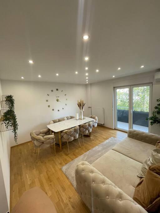 Moderne Wohnung In Der Naehe Vom Parndorf Outlet! Bruckneudorf Zewnętrze zdjęcie